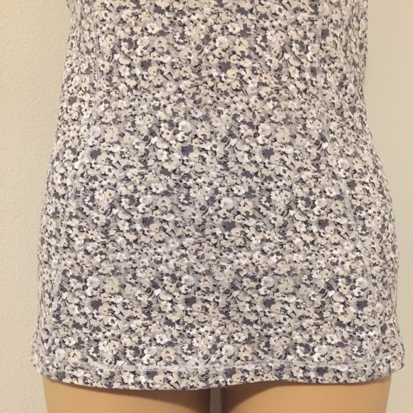 Lululemon Gray Floral Turbo Tank - Picture 4 of 8